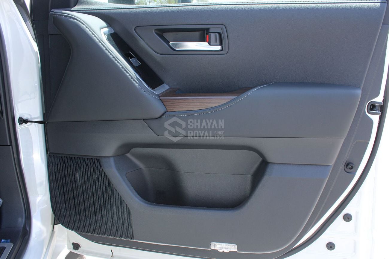 تويوتا لاند كروزر LC300 4.0L PETROL V6 GXR FULL WITH-RADAR AT 7S 2026MY