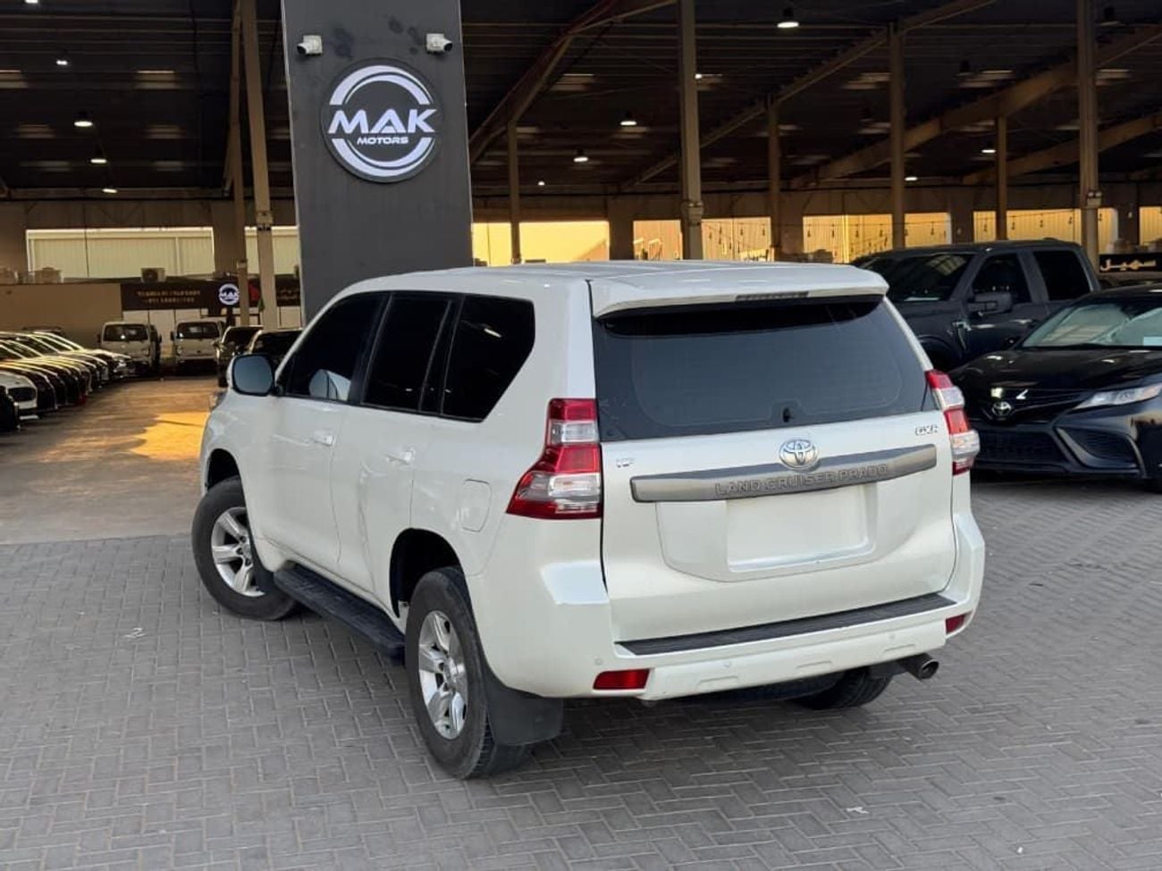 Toyota Prado GXR / GCC / 4x4 / BIG SCREEN / LOW MILEAGE / RIMS / PERFECT CONDITION