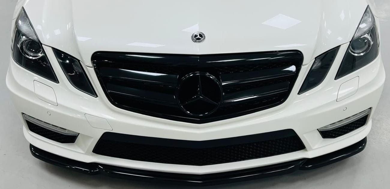 Mercedes-Benz E 63 AMG Std 5.5L