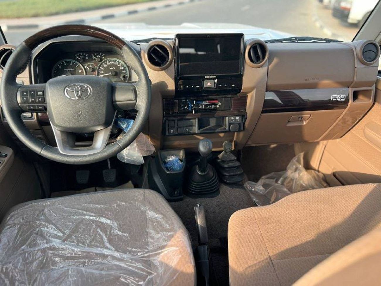 Toyota Land Cruiser 70 LC76 4.0L PTR M/T // 2025 // STD WITH DVD&BACK CAMERA , CRUISE CONTROL // SPECIAL OFFER // BY FORMUL