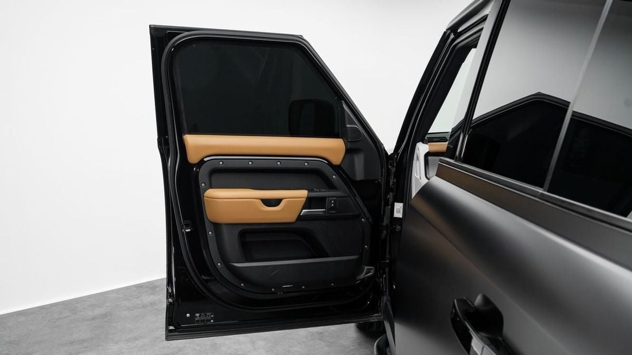 Land Rover Defender HSE P400 - 2025 - GCC - Under Warranty