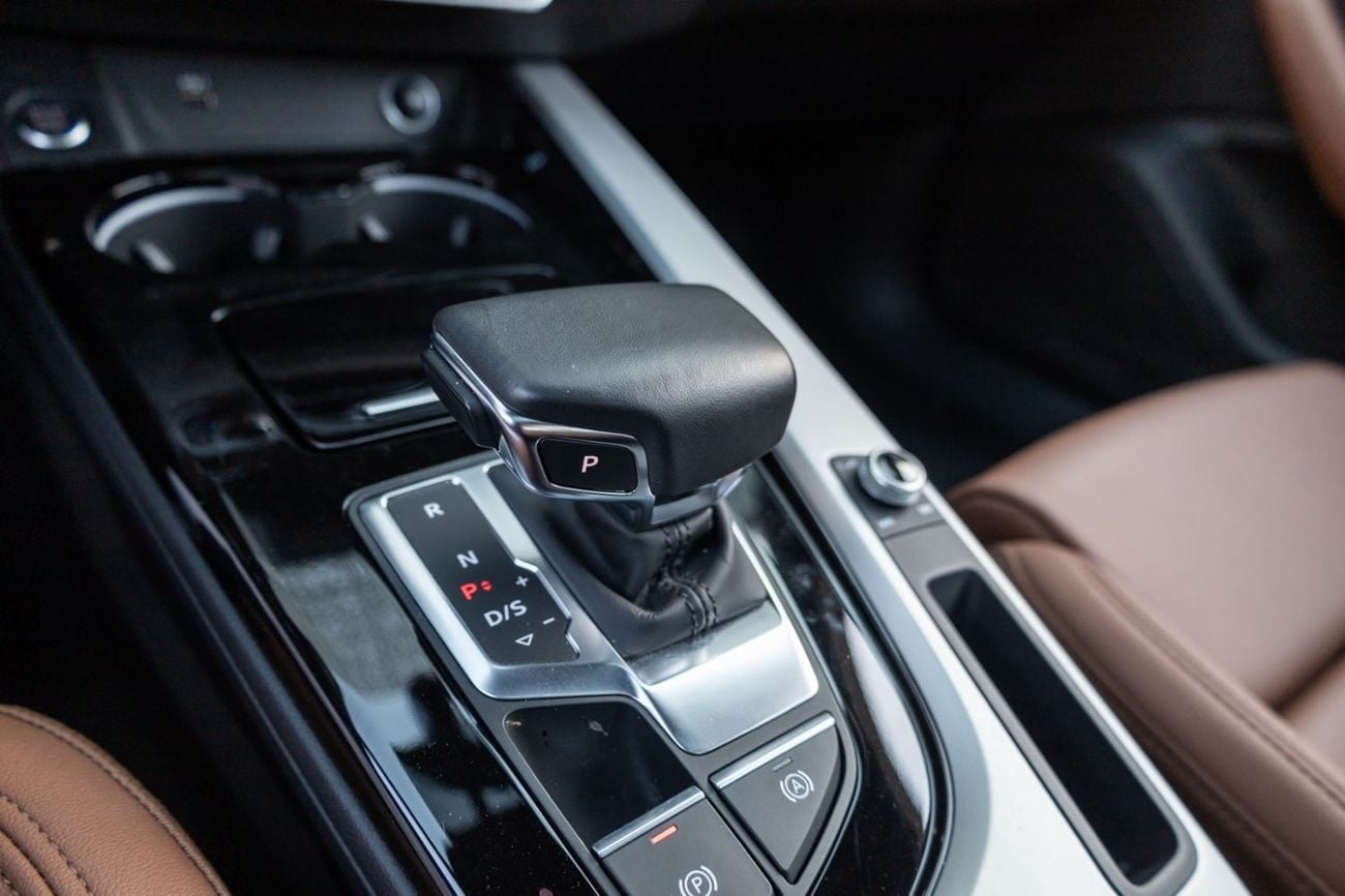 Audi A4 35 TFSI S-LINE Audi A4 40TFSI S-Line 2024 GCC | Agency Warranty | Service Contract