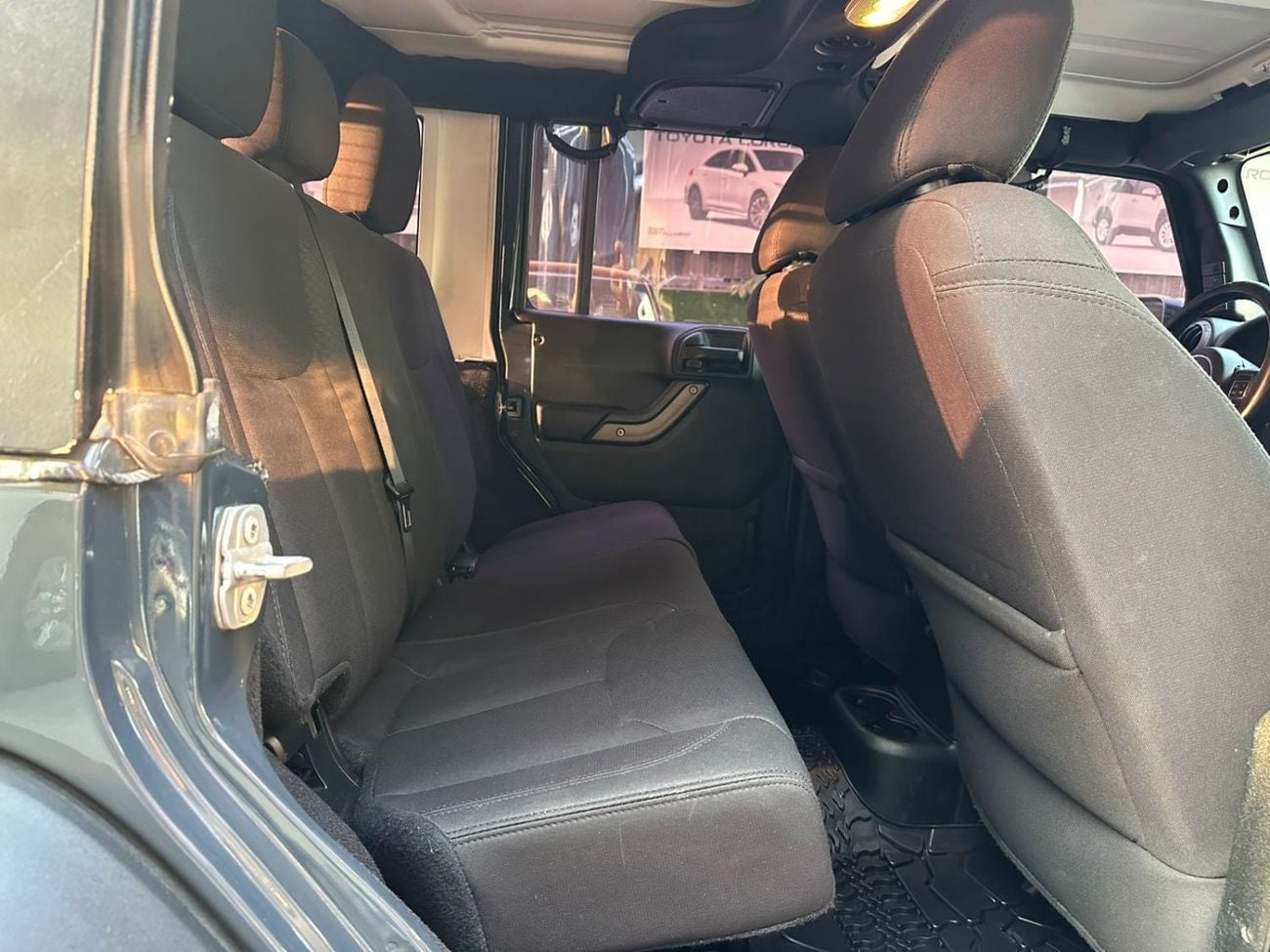 جيب رانجلر أنليميتد Sahara 3.6L A/T