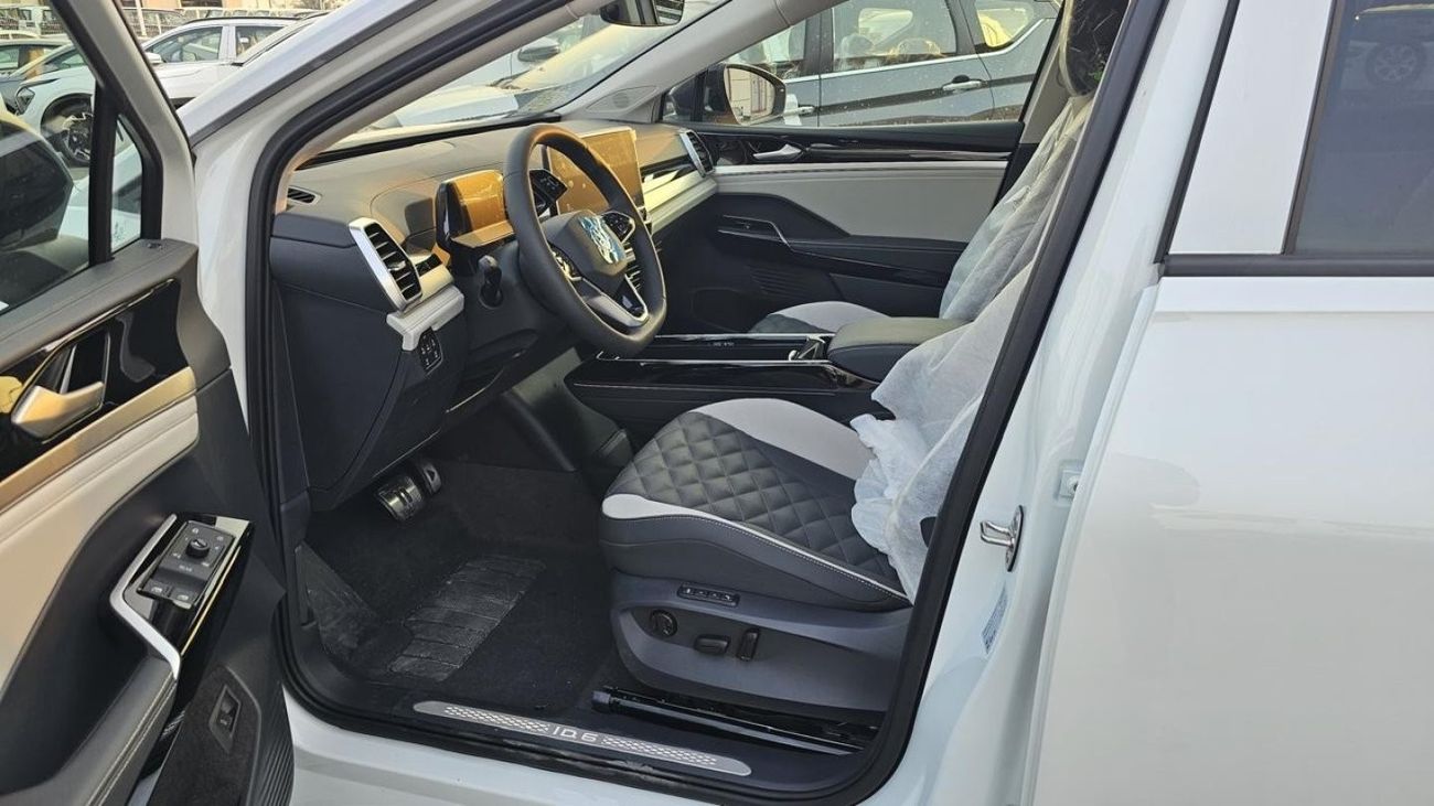 فولكس واجن ID.6 ID 6 Crozz Pro Full Option Open Sunroof ,HUD ,360 Camera ,7 Seat 2024 Model