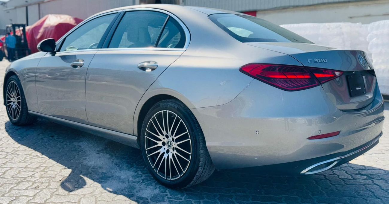 Mercedes Benz C300 STD (NON GCC)