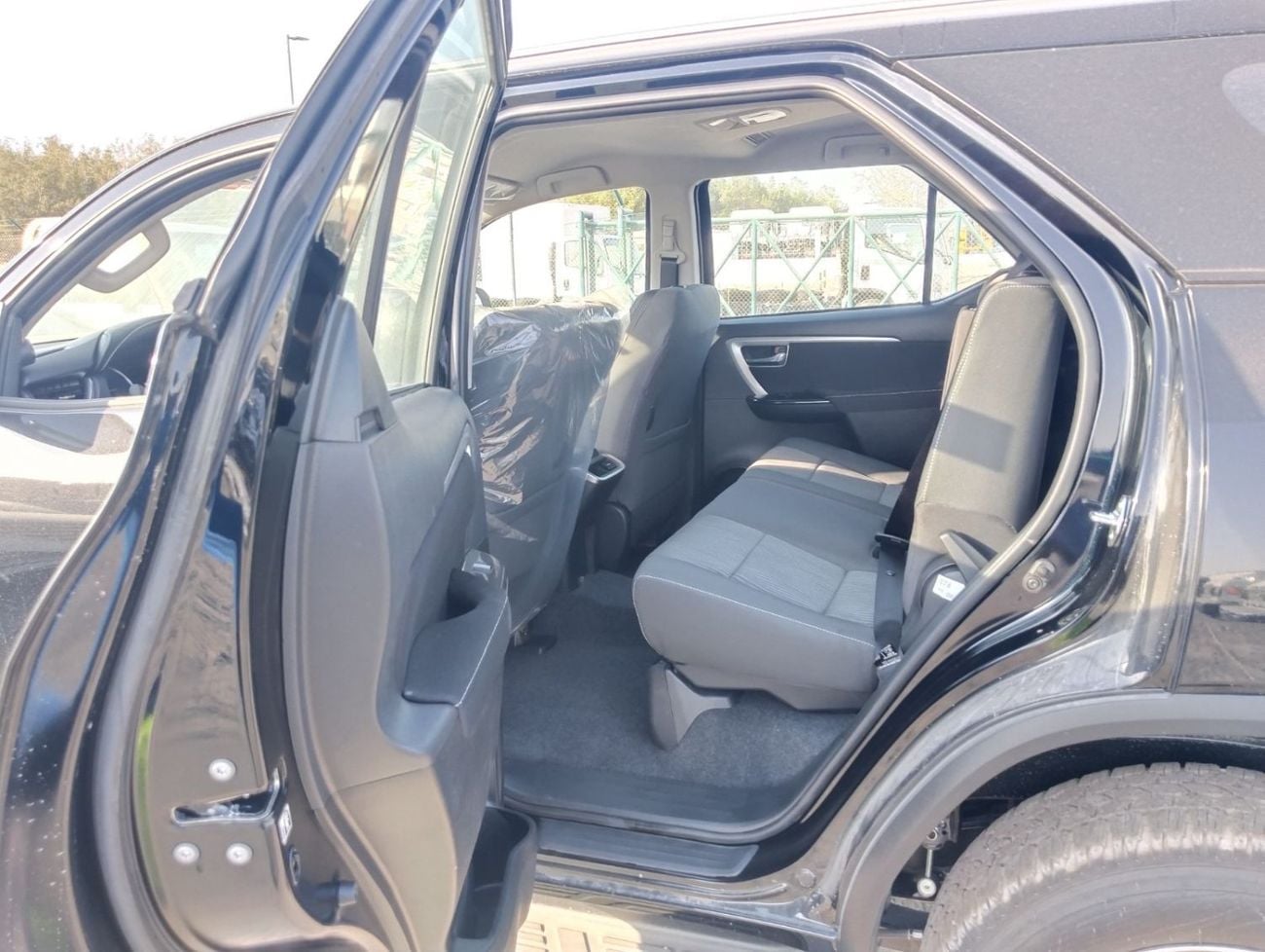 تويوتا فورتونر 2.4L DIESEL A/T HIGH SPEC (ONLY EXPORT TO AFRICA)