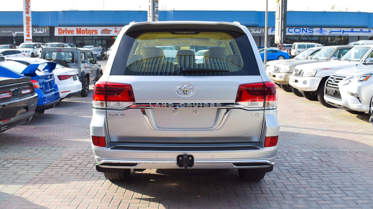 Toyota Land Cruiser GXR V8