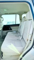 Toyota Land Cruiser 2018 Model GXR Diesel Engine V8 Full Option Very Clean and Perfect Condition