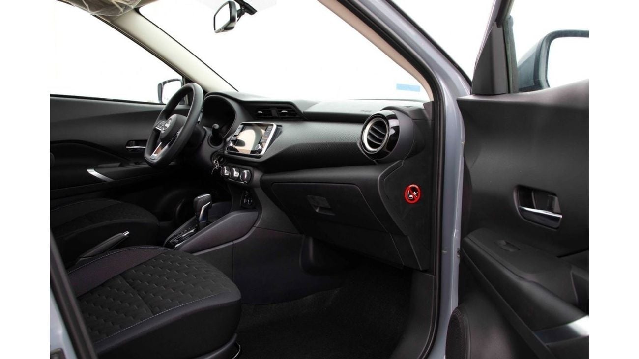 Nissan Kicks 2024 Nissan Kicks 1.6 SV - Nardo Grey inside Black | Export Only