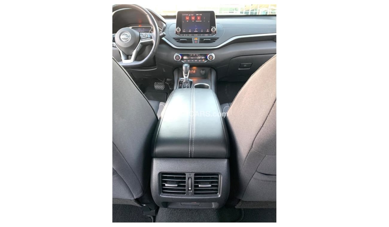 نيسان ألتيما SV