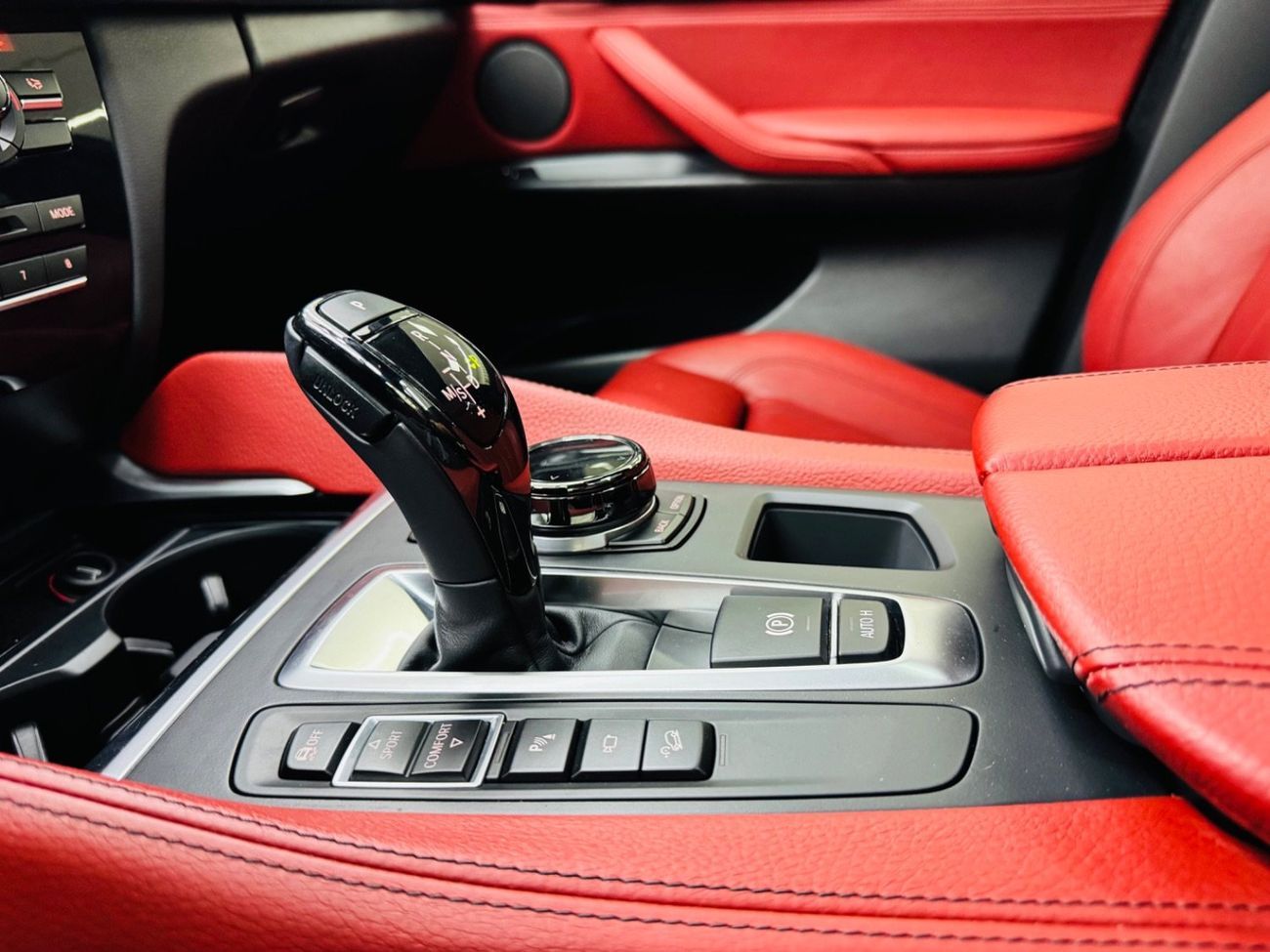 بي أم دبليو X6 50i M Sport Dynamic Plus 4.4L