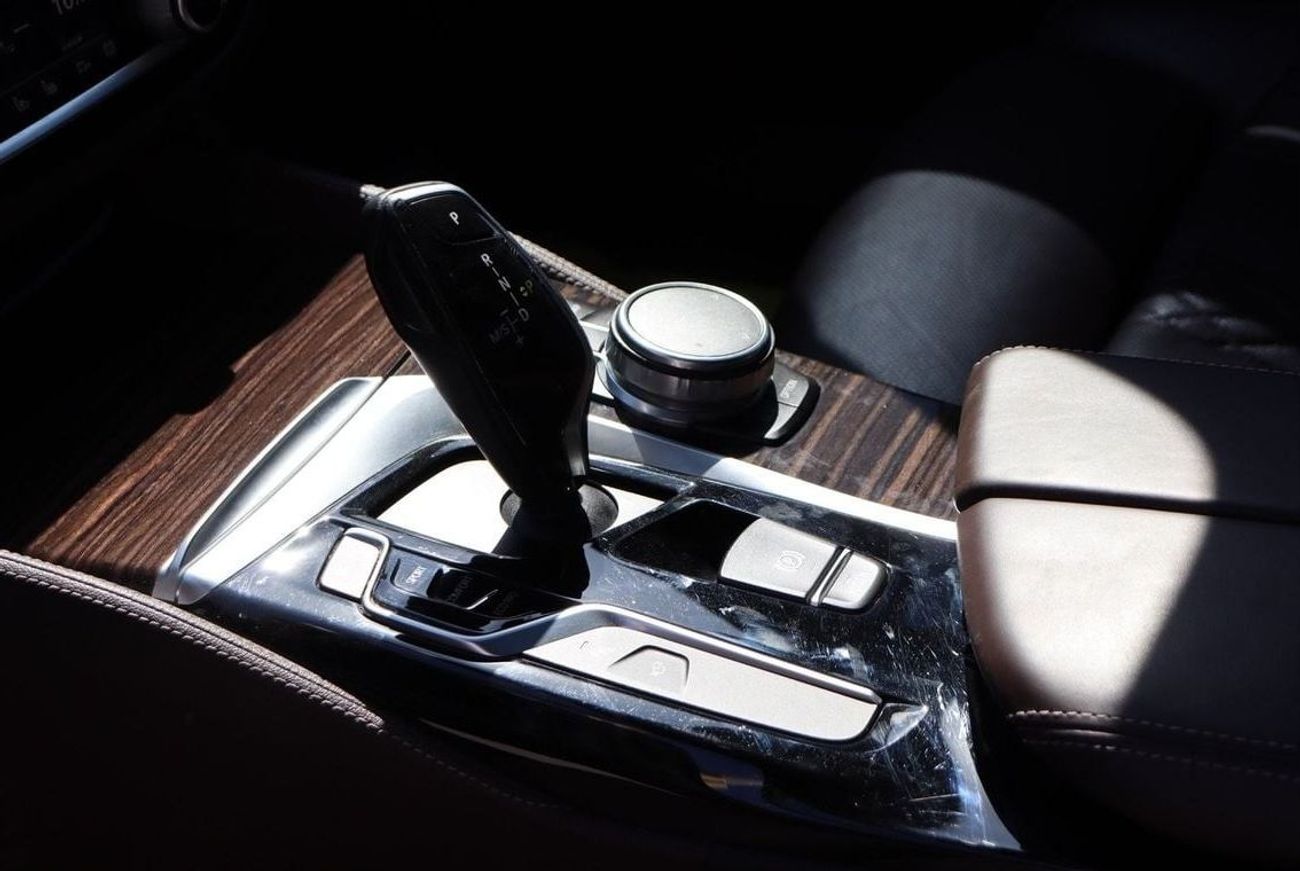 بي أم دبليو 530i M Sport 2.0L BMW 530i M Competition/ GCC / Original Paint/ 2017