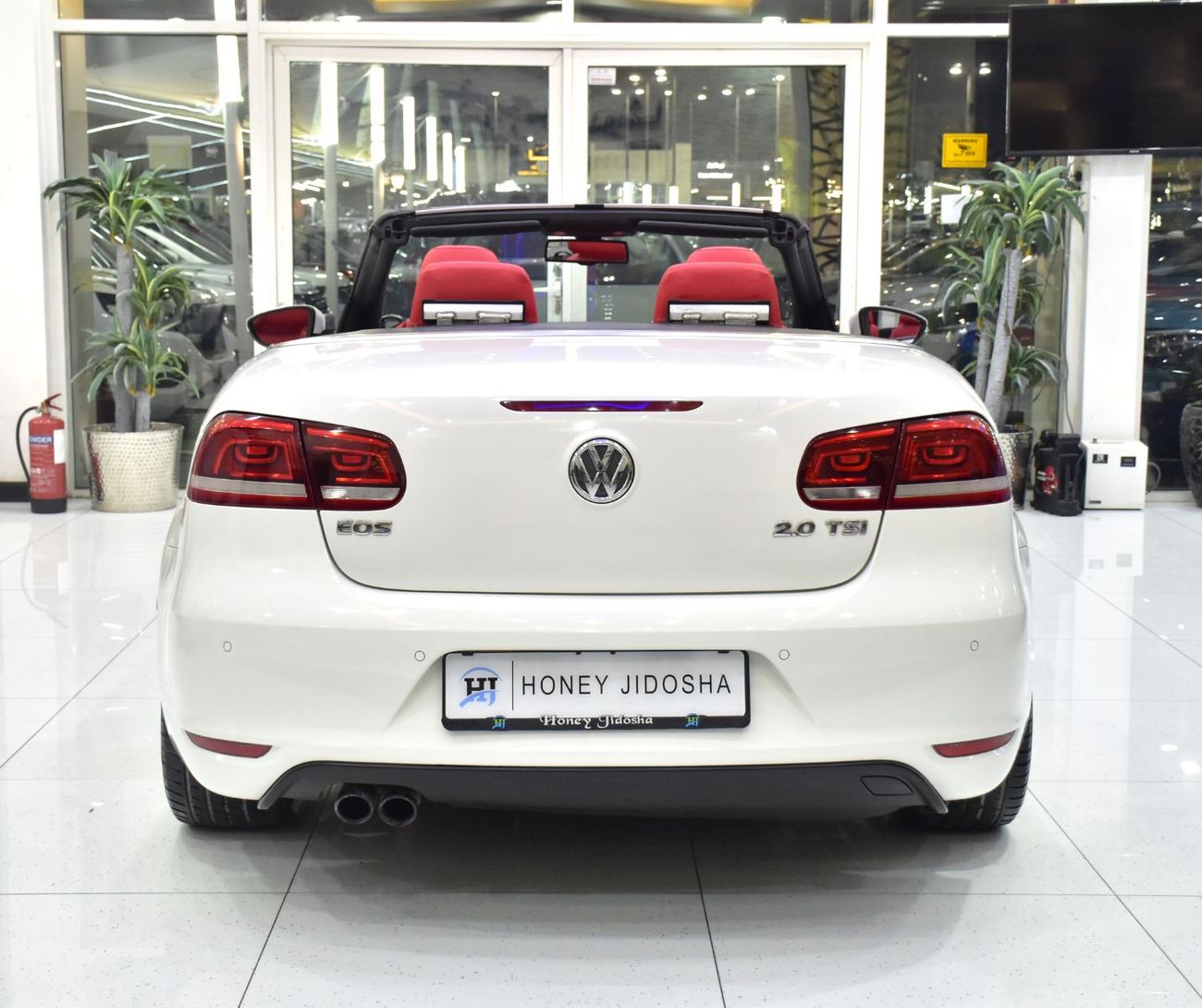 Volkswagen Eos EXCELLENT DEAL for our Volkswagen EOS 2.0 TSi ( 2013 Model ) in White Color GCC Specs