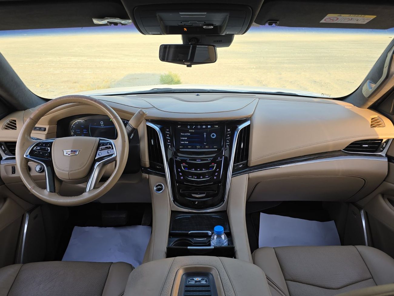 Cadillac Escalade Platinum 6.2L CADILLAC ESCALADE 2018 GCC 2KEYS // ORGINAL PAINT // GOOD CONDITION INSIDE OUT SIDE