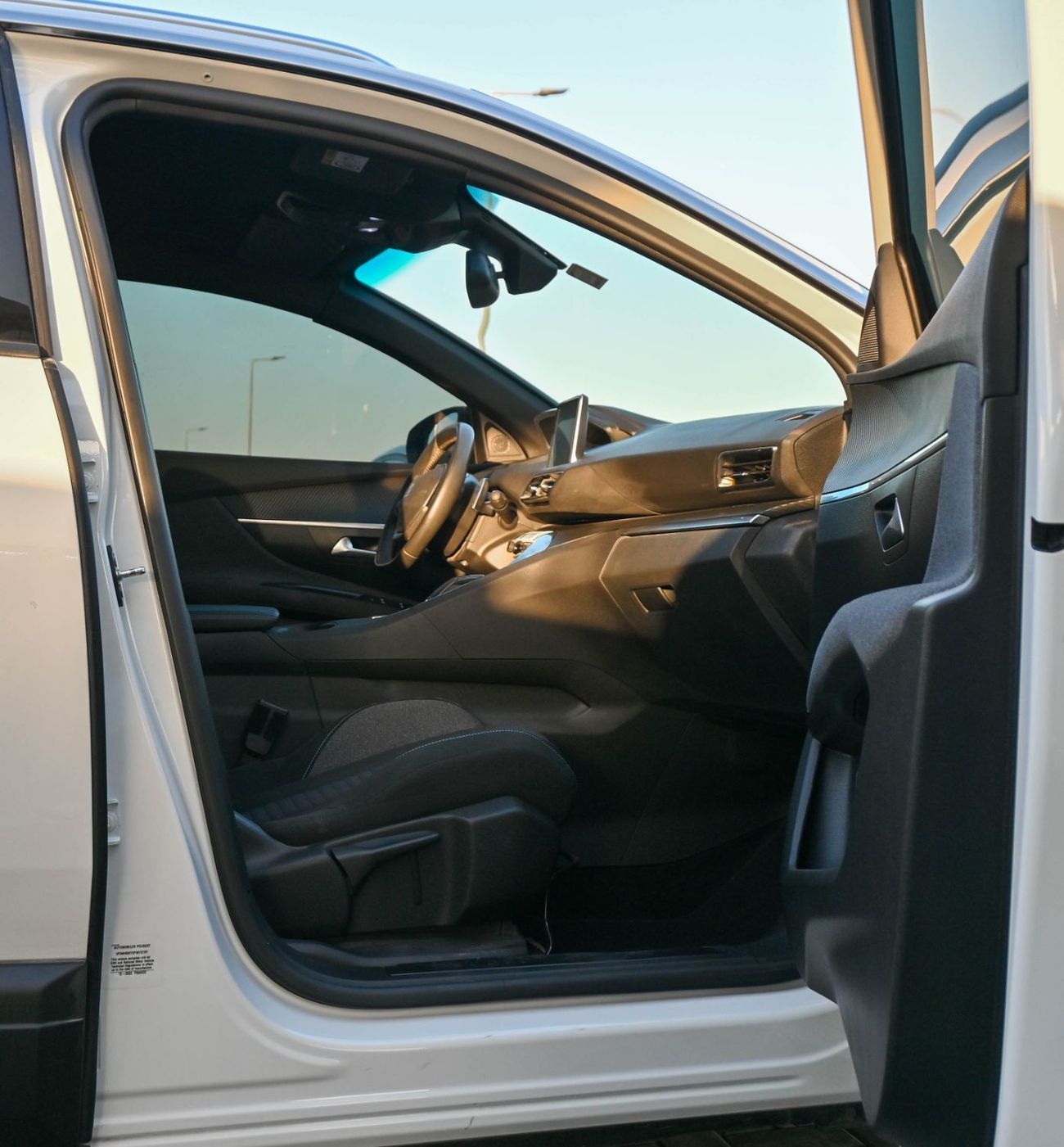 بيجو 3008 Peugeot 3008 1.6 L 2023 GCC & accident-free Excellent Condition 1029 AED Monthly