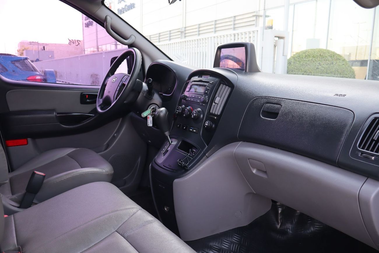 هيونداي H1 ستاريكس Hyundai H1 12-Seater Passenger Van 2016
