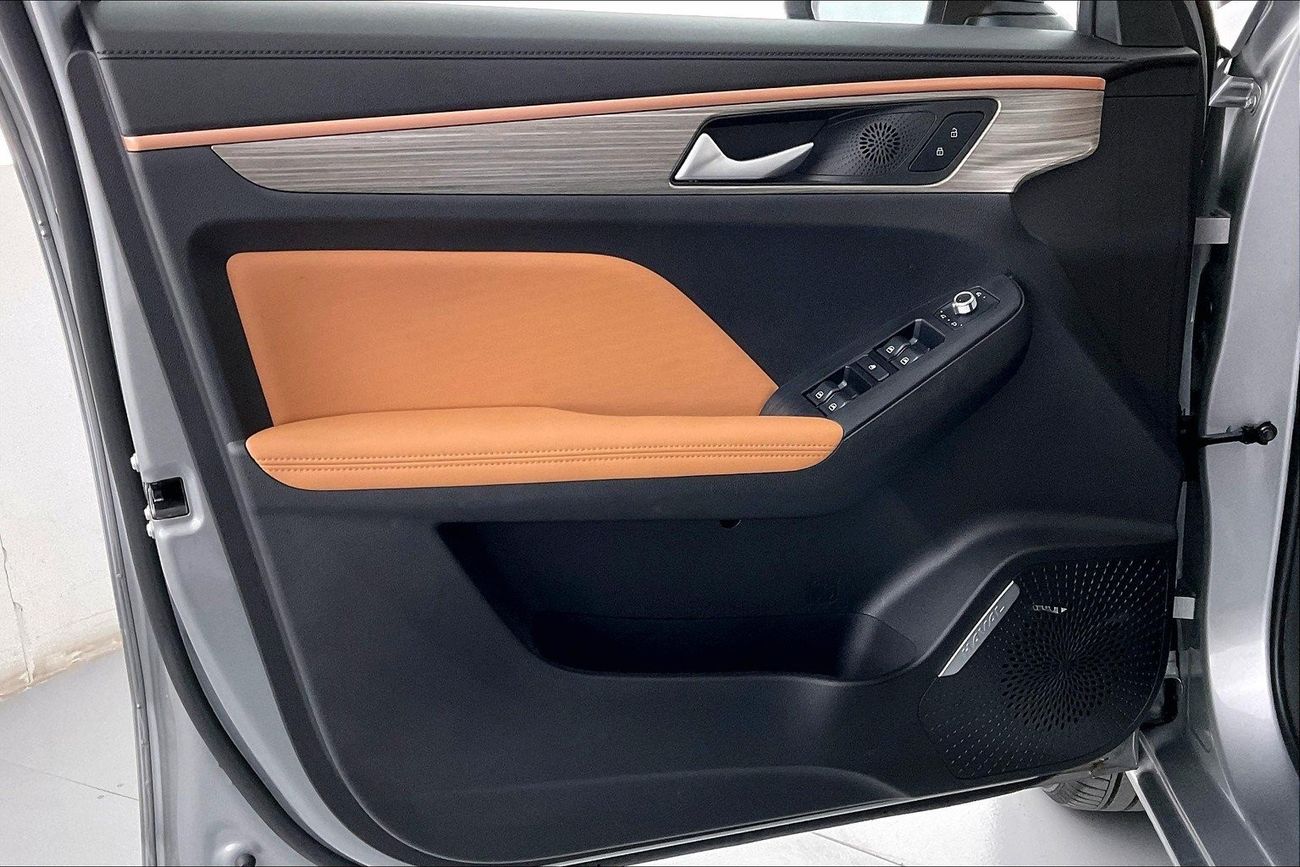 Infiniti QX70 Luxury / Luxe Sensory | 1 year free warranty | 0 Down Payment