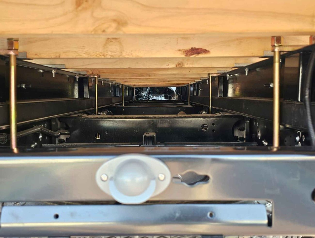 Mitsubishi Fuso Canter 4 TON CARGO BODY / ,4.2L DIESEL / SPECIAL PROMOTION