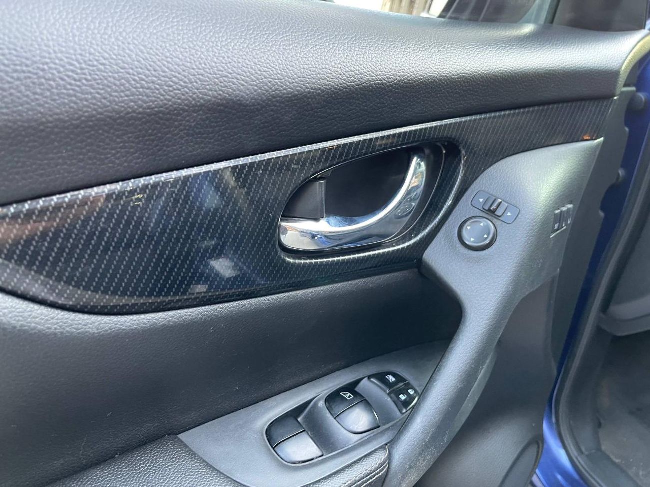 نيسان روج SL / AWD / 2.5 V4 / فتحة سقف بانورامية / كاميرا 360 درجة / رادار / نظام صوت BOSE