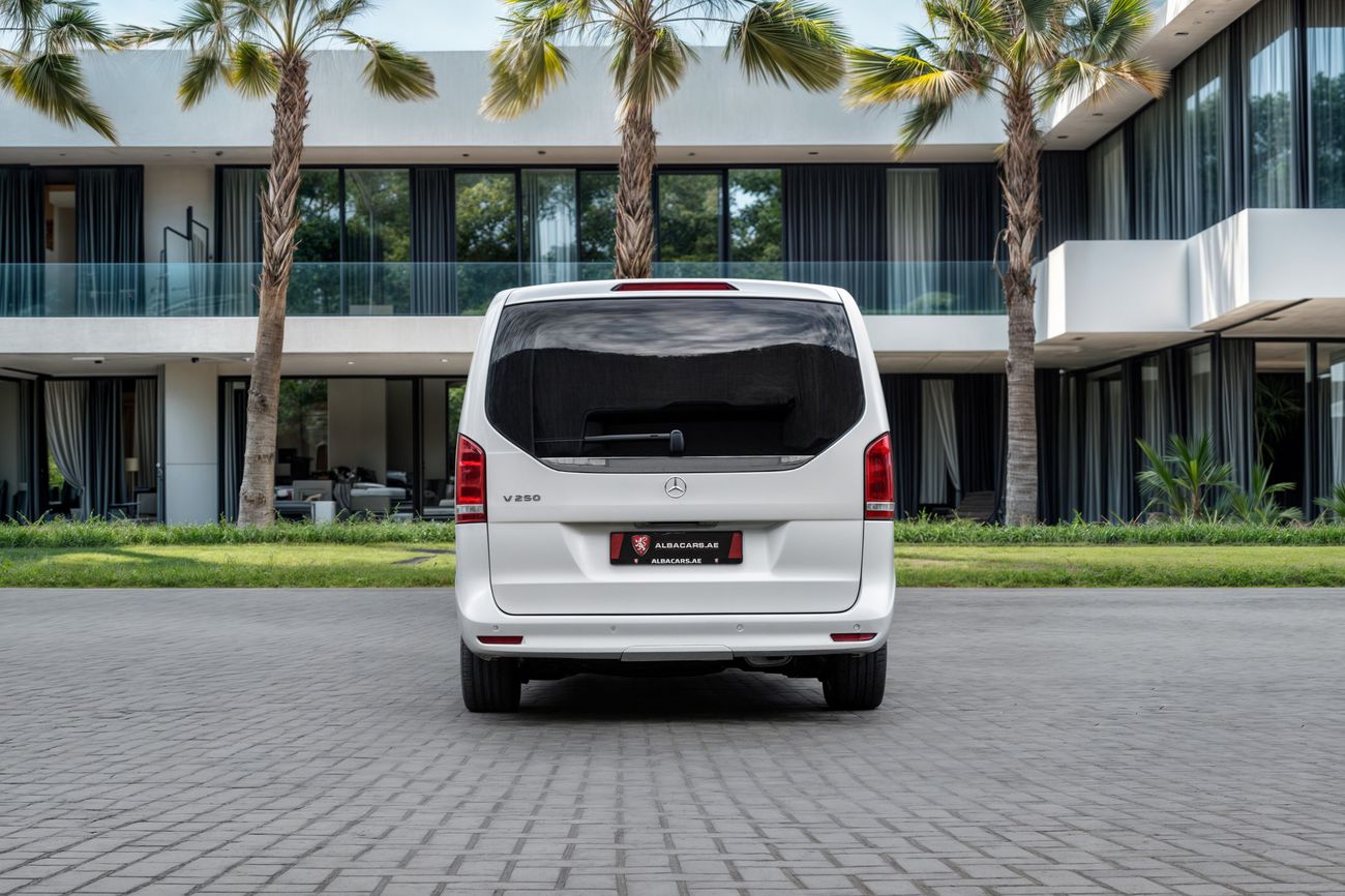 مرسيدس بنز V 250 V 250 | 4,113 P.M | 0% Downpayment | 7 Seats!