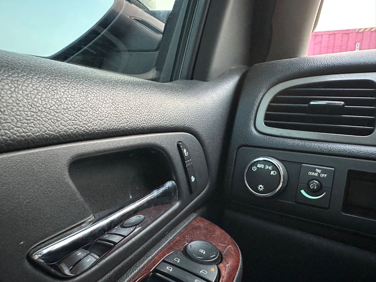 شيفروليه تاهو Hybrid – 6.0L V8 Hybrid | 332 HP |2013 | Full Options | Excellent Condition