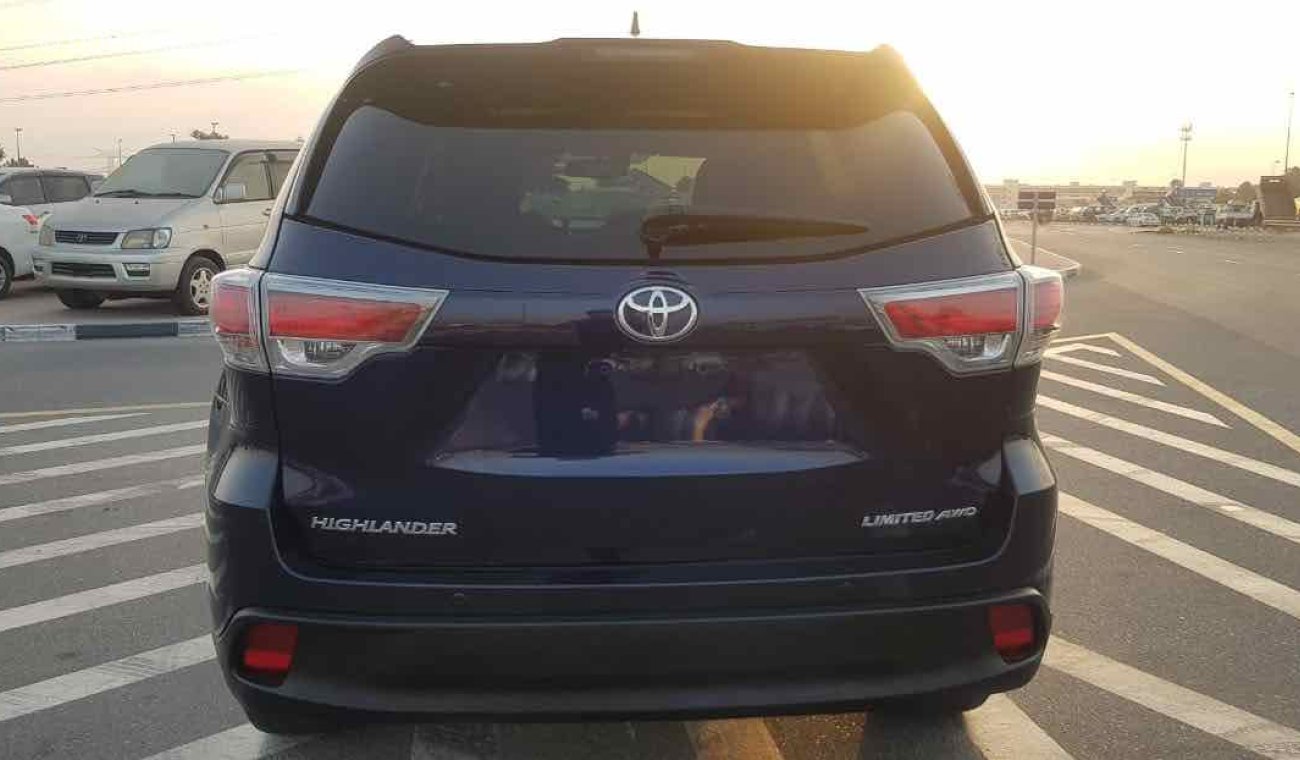 Toyota Highlander fresh and imported and very clean inside out and ready to drive