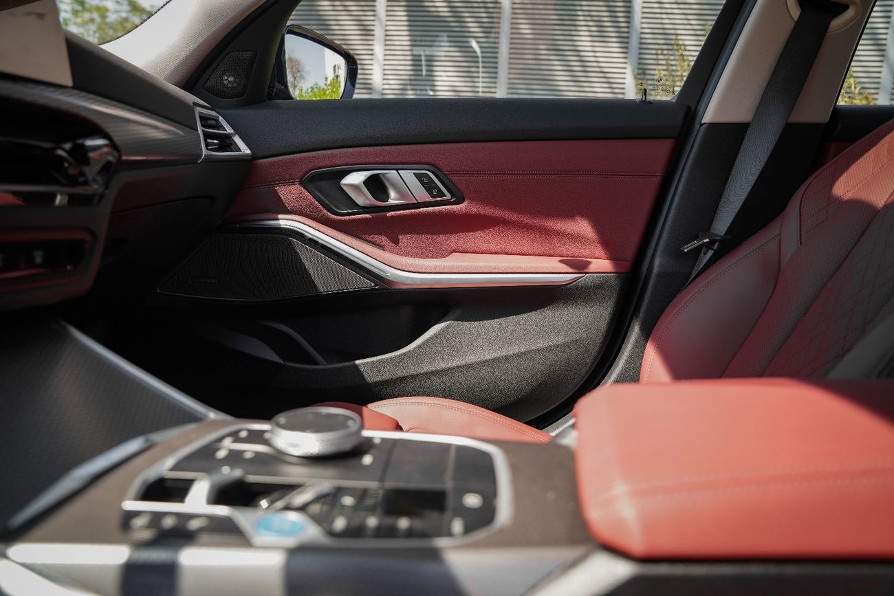 بي أم دبليو i3 2025 BMW I3 eDrive40L Night Sports Version