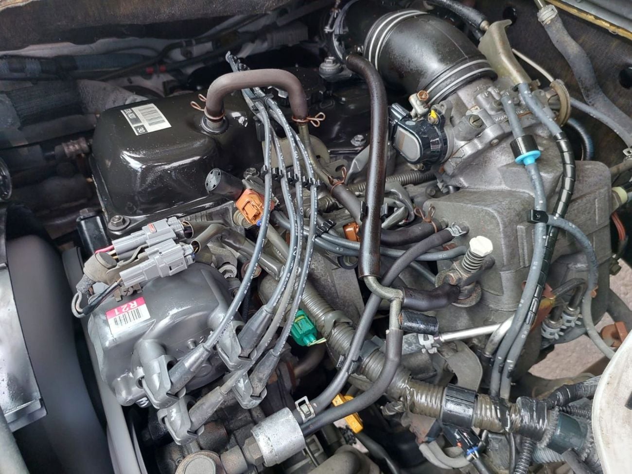 Toyota Hiace (RAMADAN OFFER) TOYOTA HIACE VAN RHD 2003 MODEL 2.4 L PETROL AUTOMATIC(PM02943)