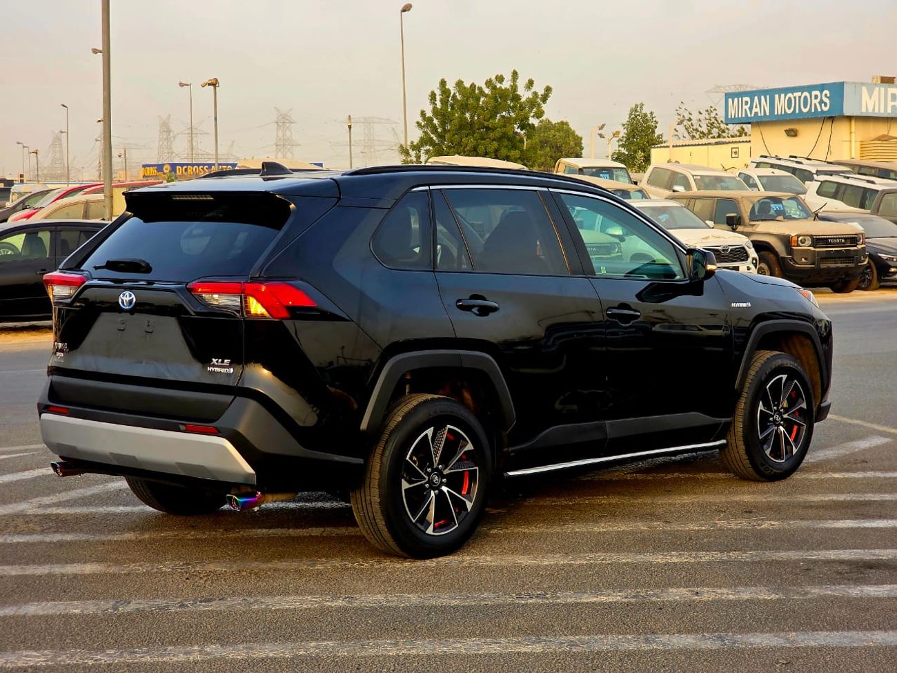 Toyota RAV4 2021 Toyota Rav4 XLE Premium Hybrid Full Option - 2.5L V4 AWD 4x4 - Well Maintained - 22000 mileage-