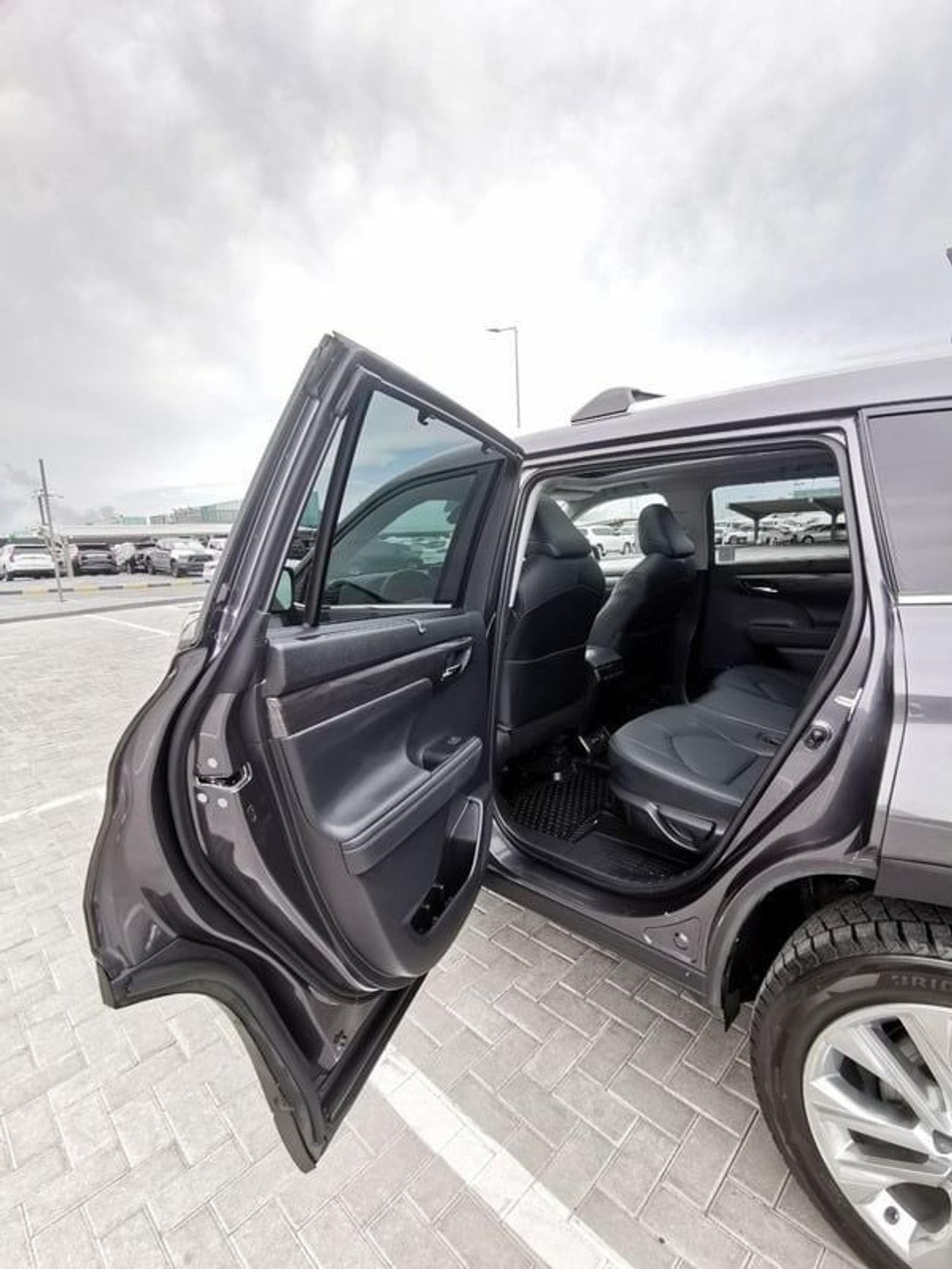 Toyota Highlander Toyota Highlander Limited - 2022- Grey