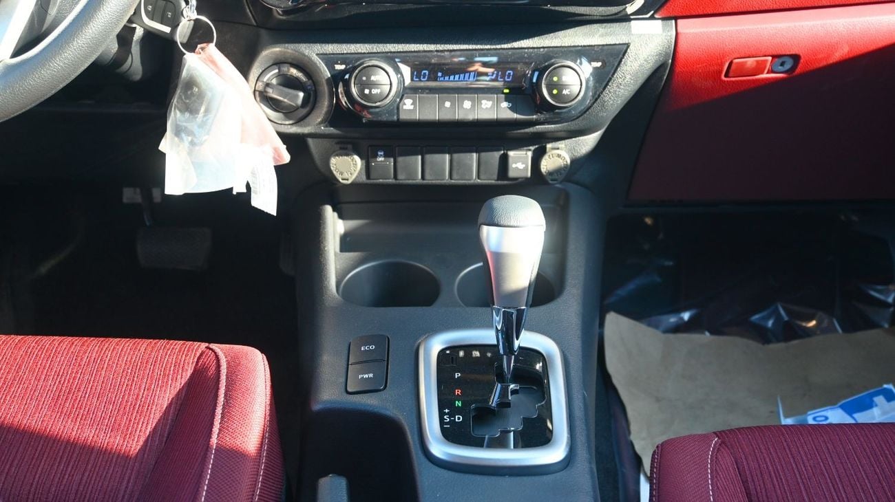 تويوتا هيلوكس Toyota Hilux 2025 2.7L Petrol pick-up 4WD