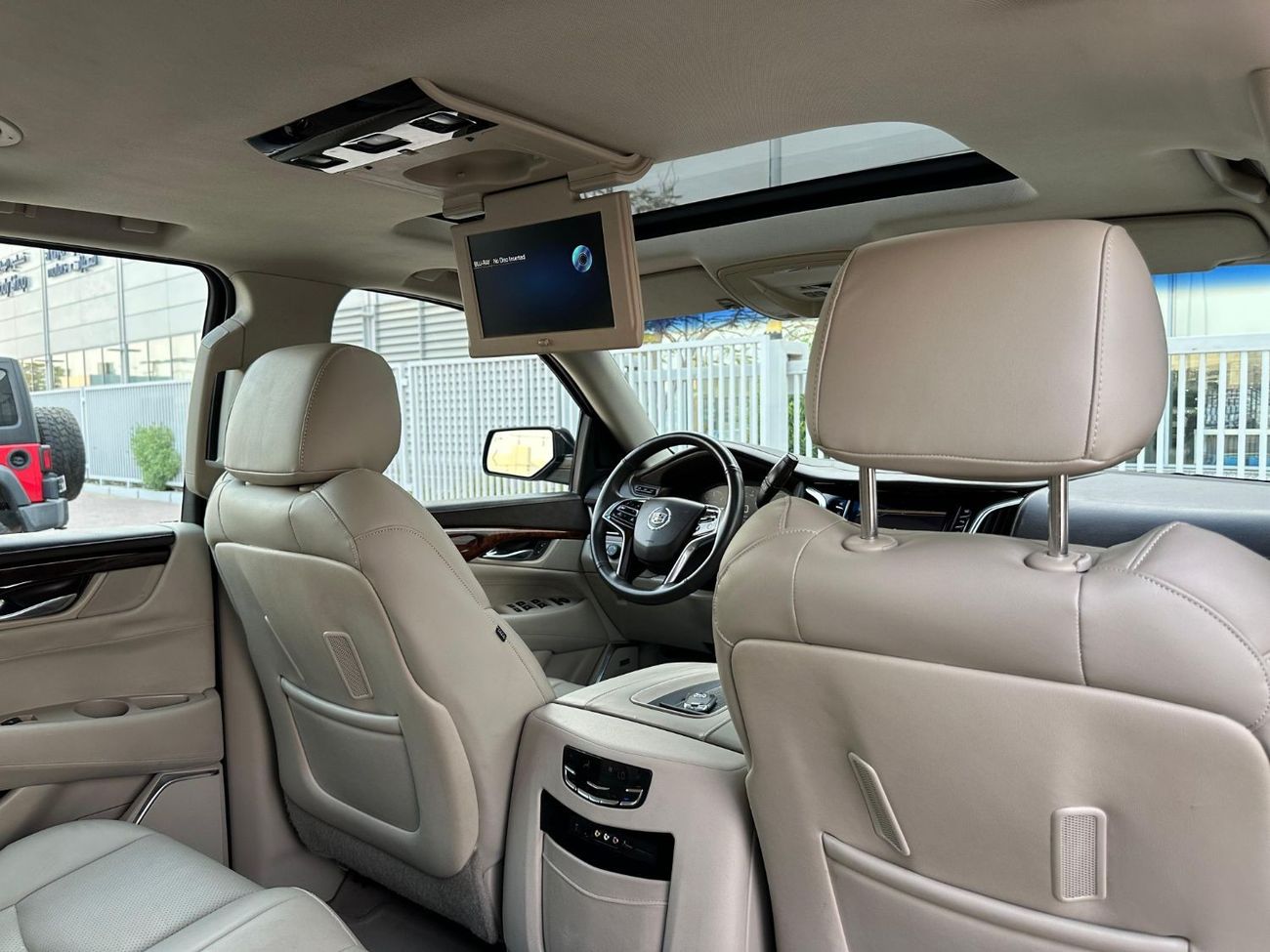 Cadillac Escalade ESCALADE ESV PLATINUM 2015 GCC FULL OPITION // PERFECT CONDITION