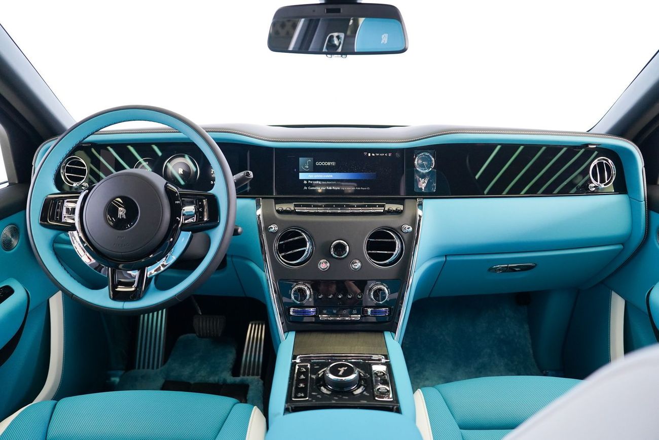 Rolls-Royce Cullinan SILVER BADGE