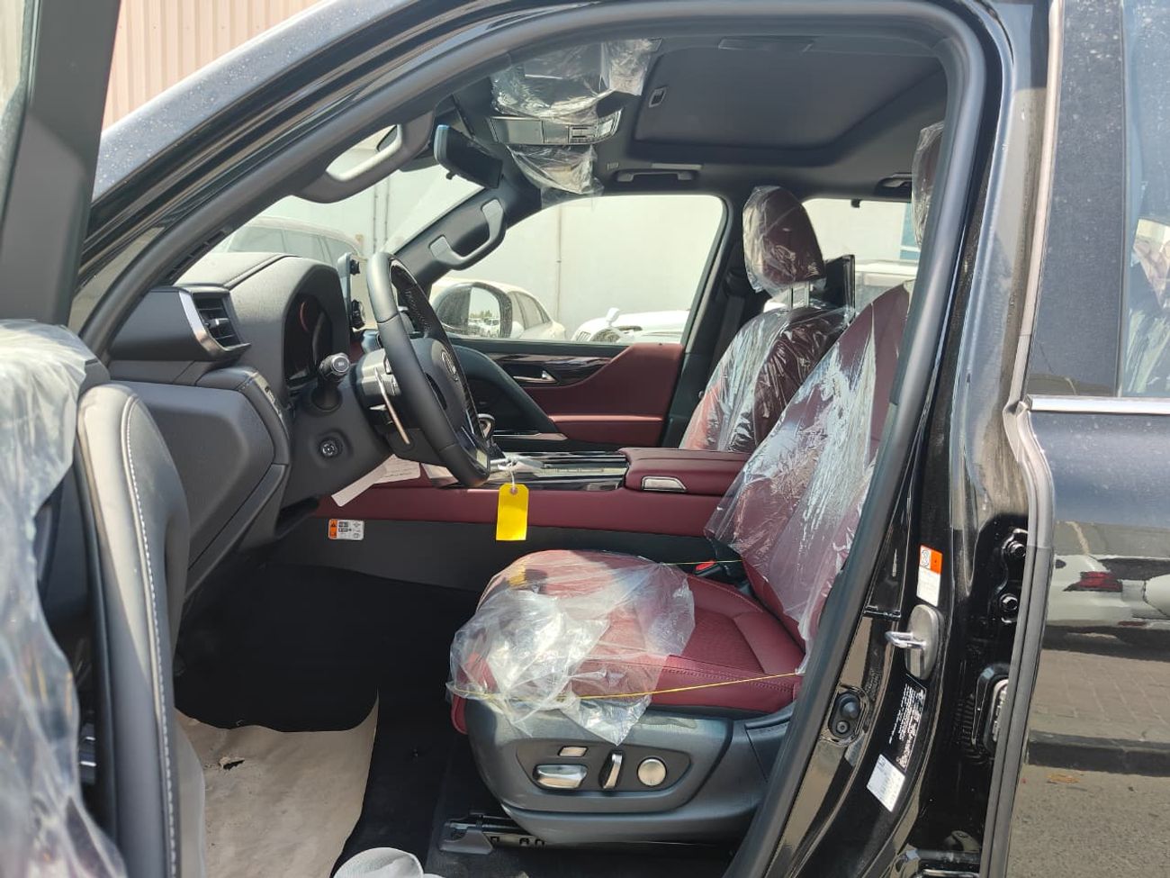 لكزس LX 600 2025 Lexus LX 600 Signature 3.5L Petrol AT Black