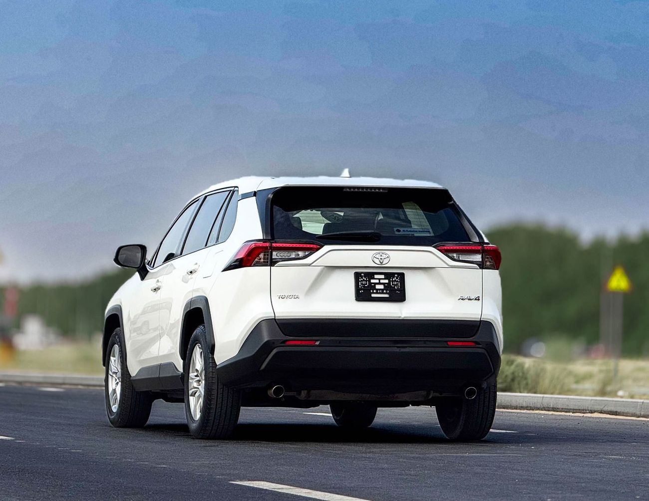 تويوتا راف ٤ تويوتا راف فور 2.5 لتر موديل 2021 خليجي بحالة ممتازة بدون حوادث 1333 شهرياً