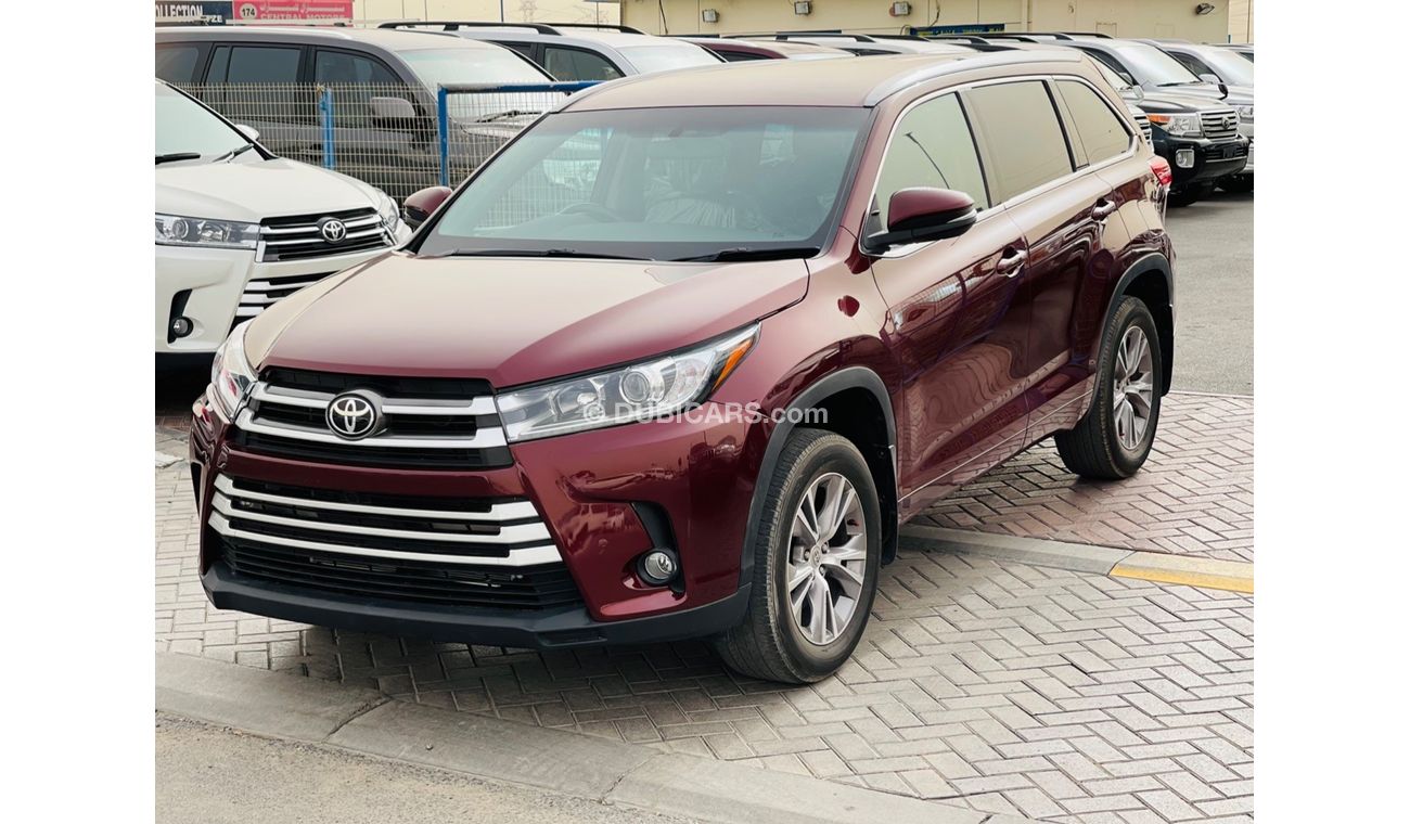 Toyota Kluger Toyota Kluger Petrol engine model FEB/2014 maroon color 7 seater  with push start and leather seats