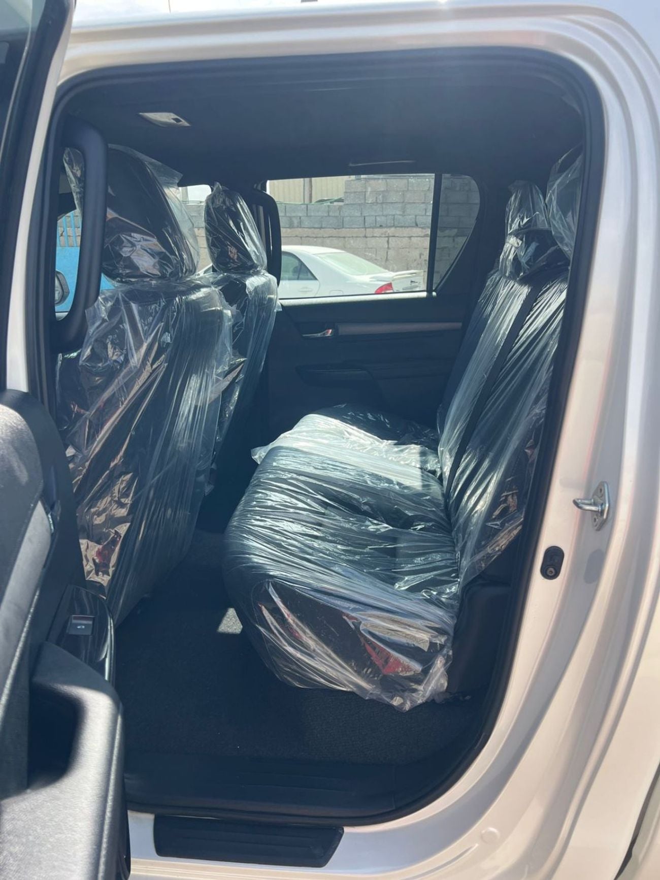 تويوتا هيلوكس RIGHT HAND DRIVE ONLY FOR EXPORT 2.8L AT PUSH START