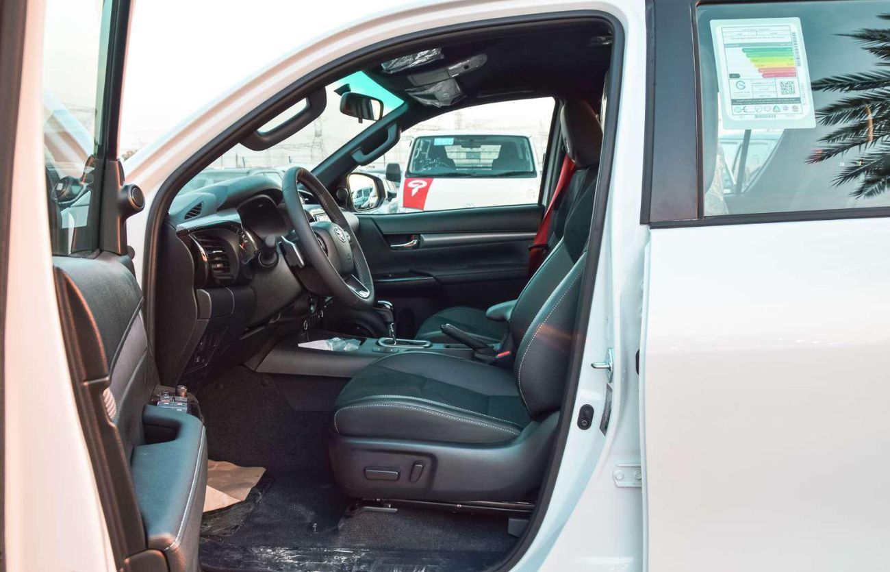 تويوتا هيلوكس GR Sport 4.0L