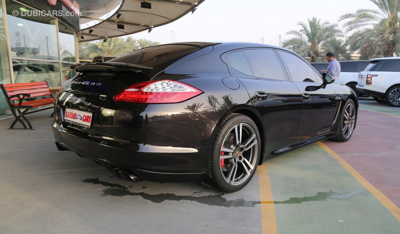 Porsche Panamera GTS