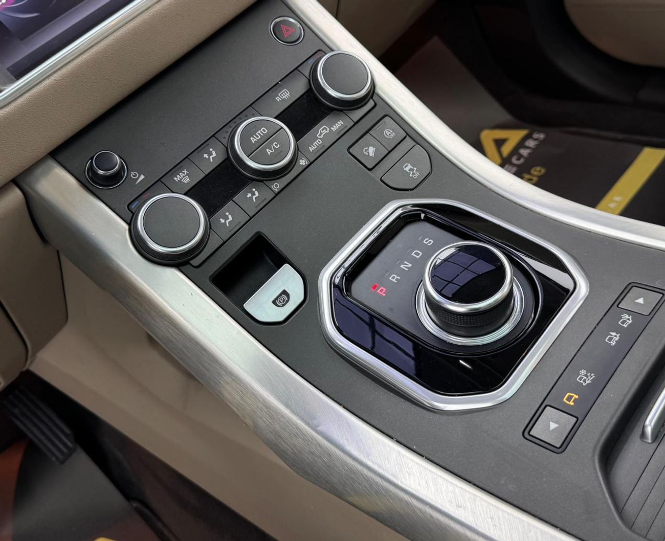 Land Rover Range Rover Evoque 2019 Range Rover Evoque SE, Range Rover Service History, 1 Year Warranty, GCC