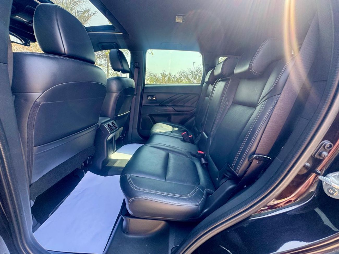 Mitsubishi Outlander GLX Super High 2.4L 980-Monthly l GCC l Hybrid, Sunroof, Leather l Accident Free