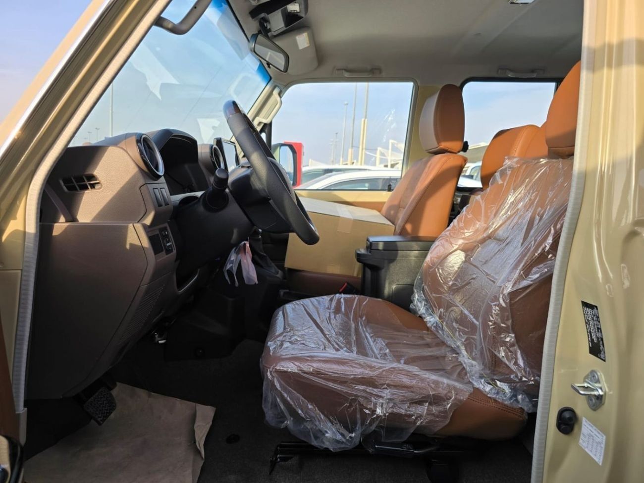 Toyota Land Cruiser 70 DLX 4.0L TOYOTA LAND CRUISER HARDTOP (70 SERIES) (GRJ71) 2024 ZERO km AUTOMATIC V6 engine 4.0 availa