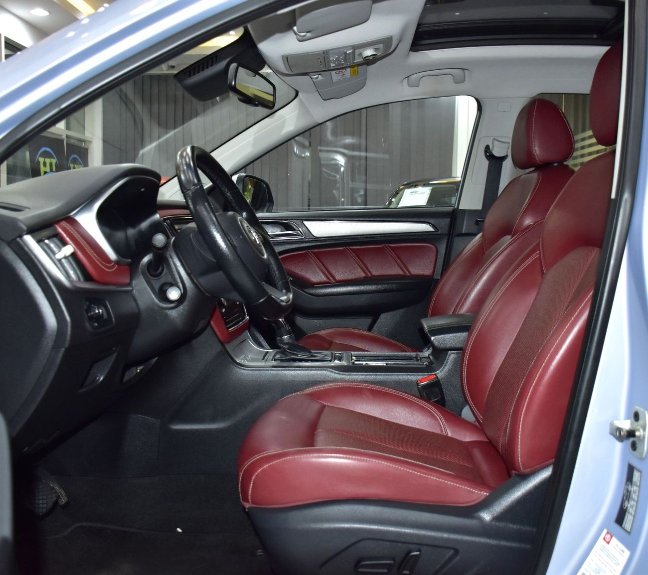 MG RX5 EXCELLENT DEAL for our MG RX5 AWD 30T ( 2022 Model ) in Blue Color GCC Specs