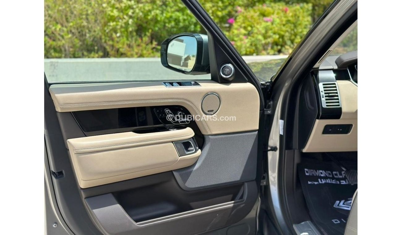 Land Rover Range Rover Range Rover Vogue HSE  P380 V6 Panoramic  2019 GCC  Full Service History  Under Warranty