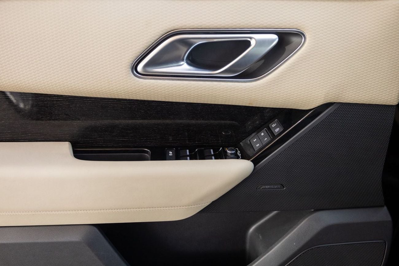 Land Rover Range Rover Velar P250 R-Dynamic SE 2.0L Range Rover Velar R-Dynamic SE 2022 GCC | Agency Warranty