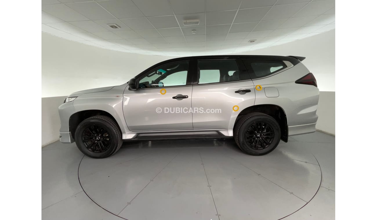 Mitsubishi Montero Signature