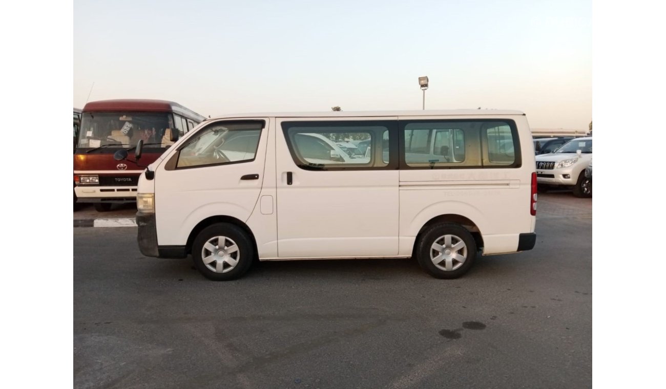 تويوتا هاياس TOYOTA HIACE VAN RIGHT HAND DRIVE (PM 889)