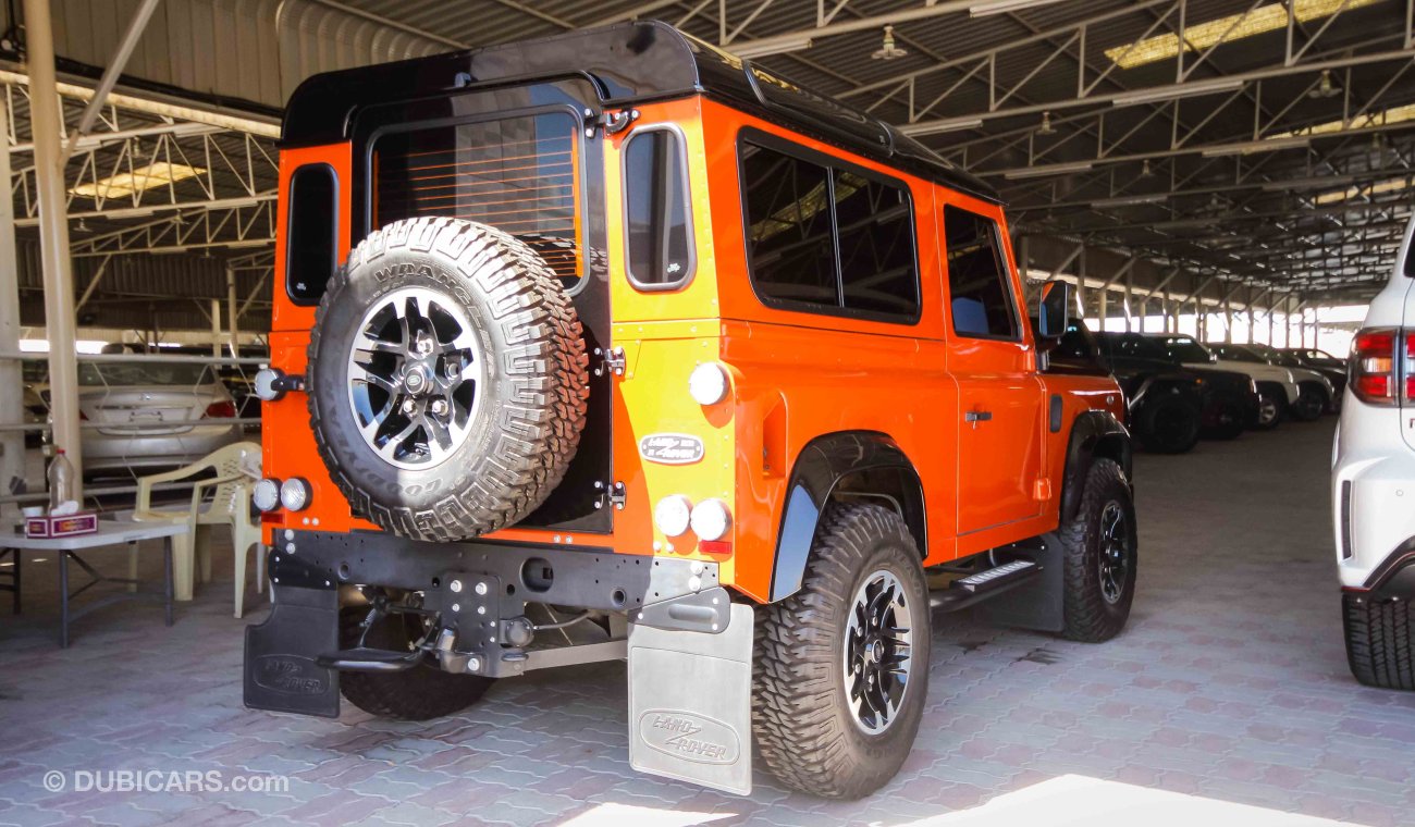 Land Rover Defender