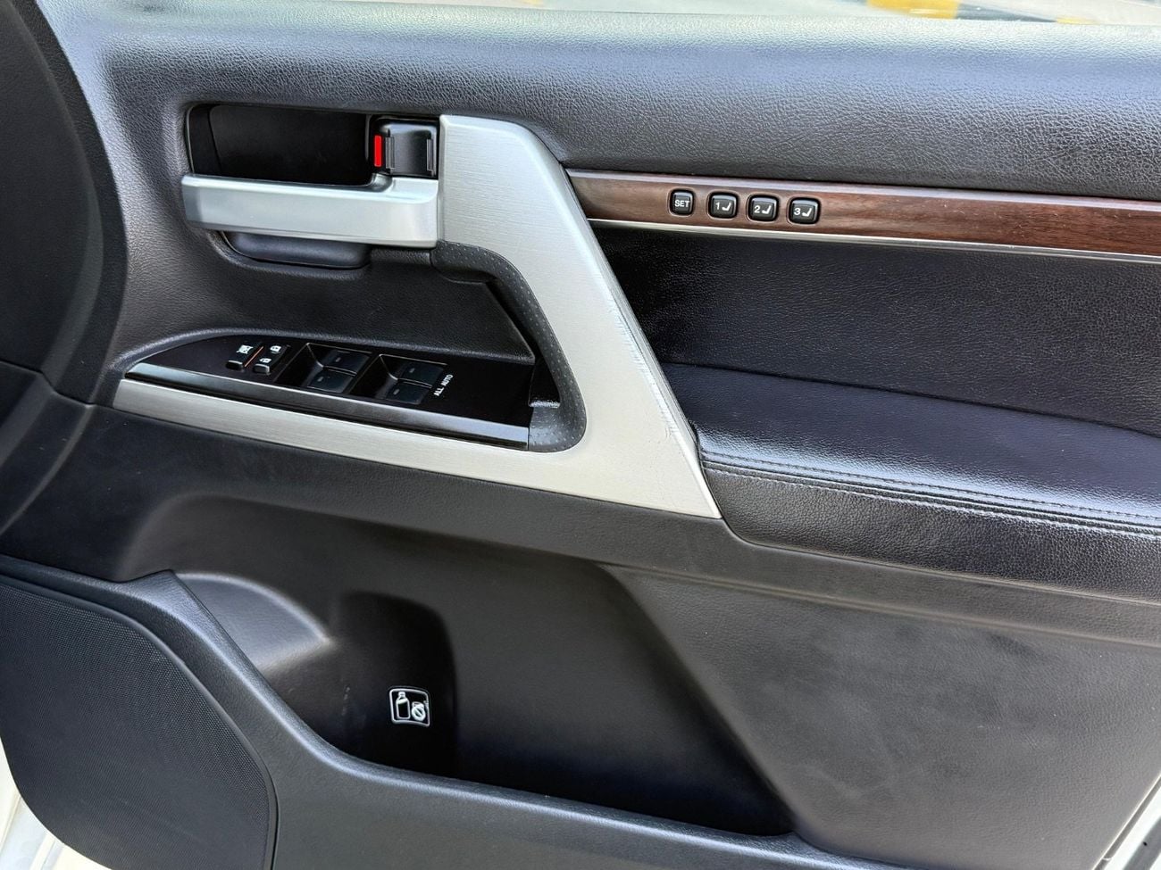 Toyota Land Cruiser Sahara