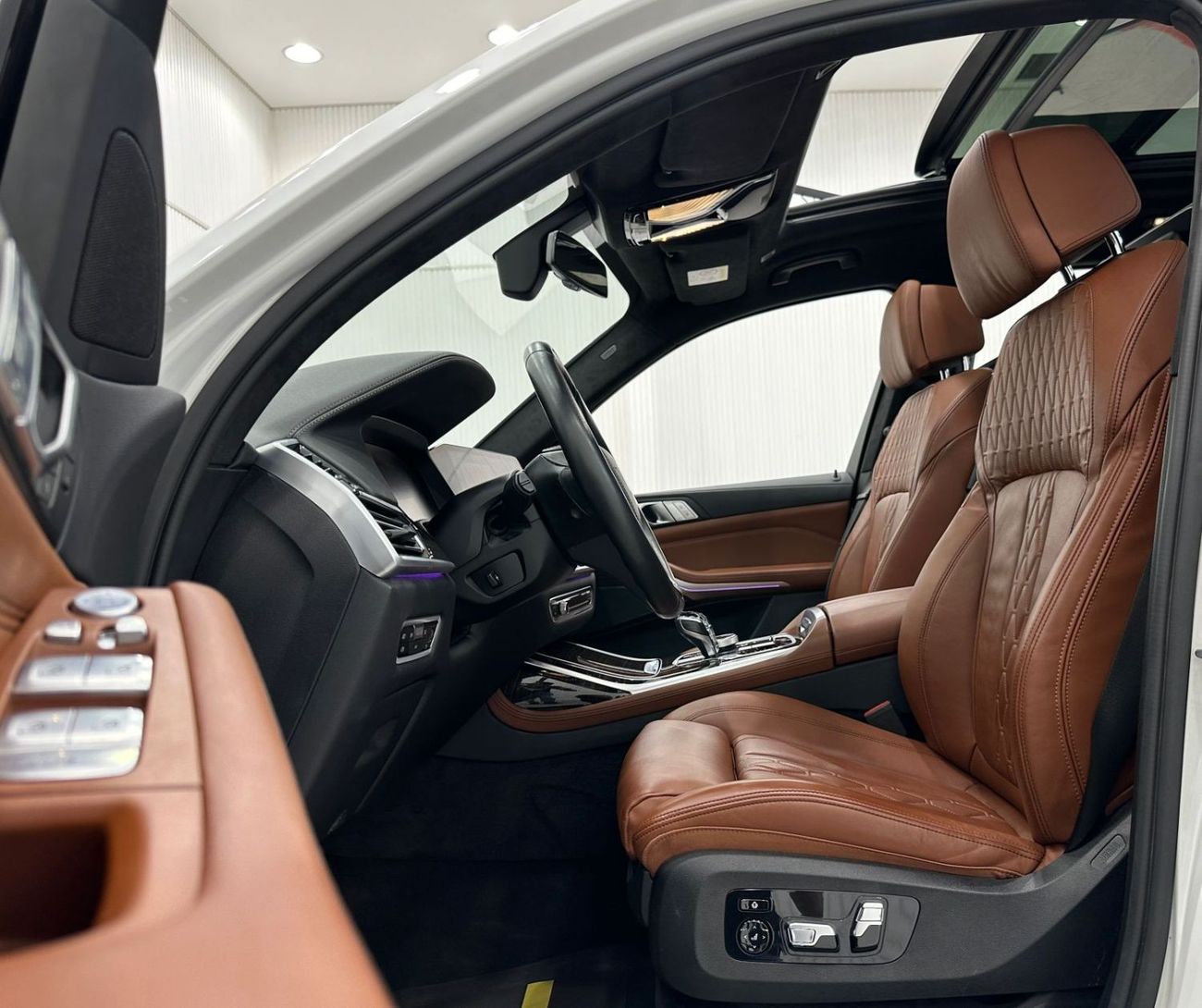 BMW X7 2022 BMW X7 xDrive40i Individual, Dec 2026 BMW Warranty + Service Pack, Low Kms, GCC